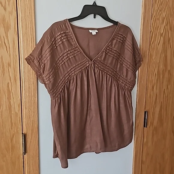 ana light brown top (L) - Picture 3 of 8